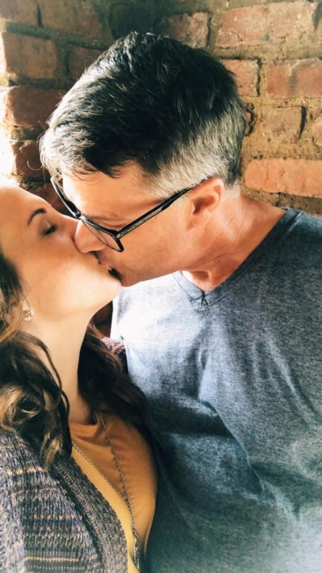 Film değil gerçek! Nişanlısının 61 yaşındaki babasıyla ilişki yaşadı! - Sayfa 9