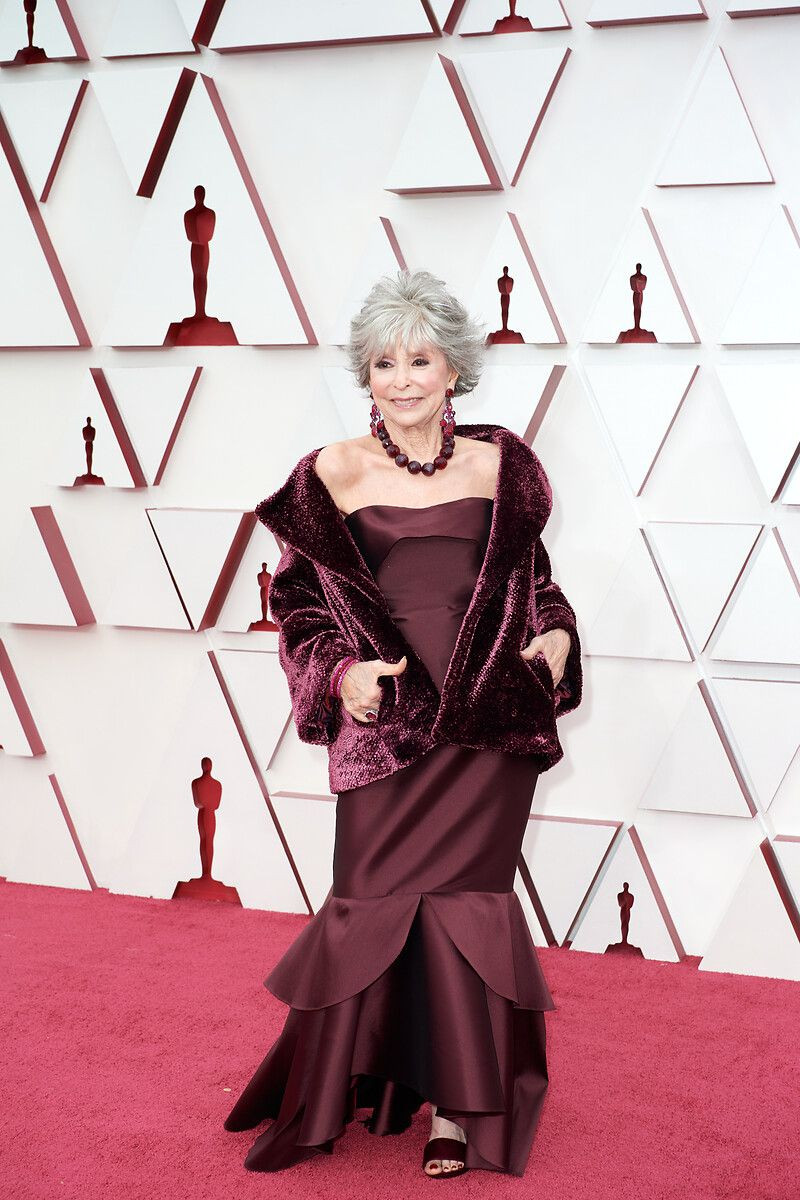 Kırmızı halıda şıklık yarışı - Sayfa 16