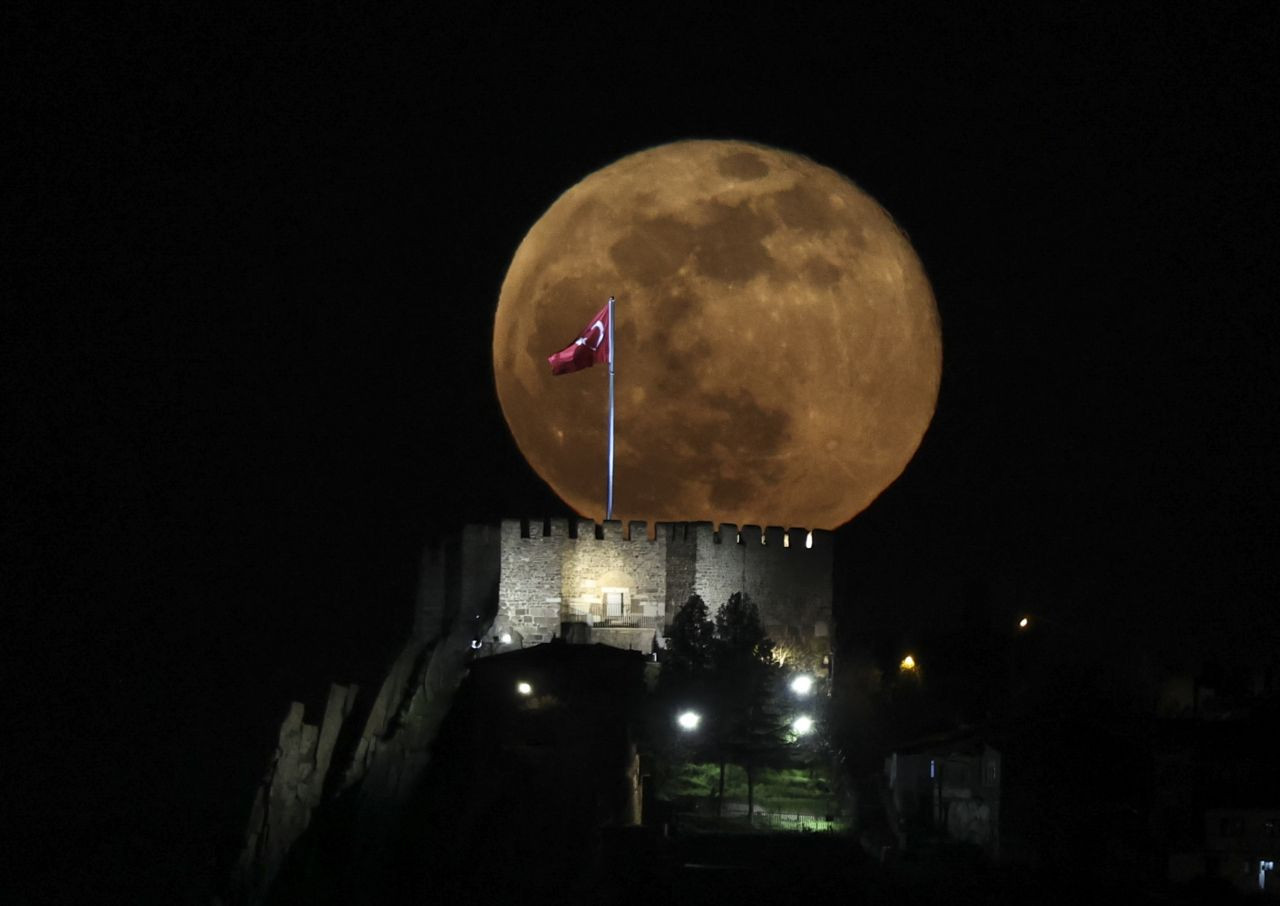 Yılın ilk Süper Ay'ı böyle görüntülendi - Sayfa 6