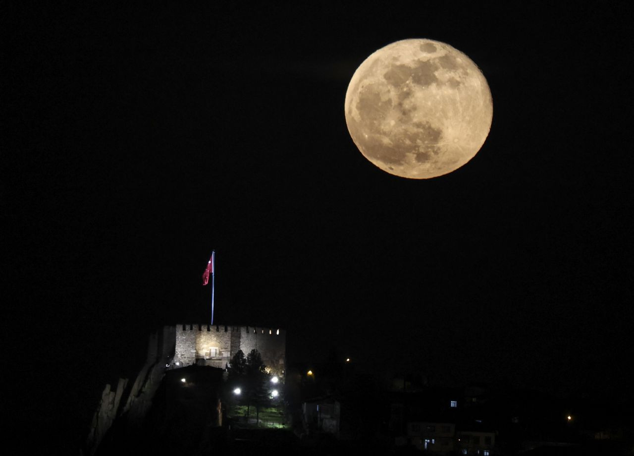 Yılın ilk Süper Ay'ı böyle görüntülendi - Sayfa 9