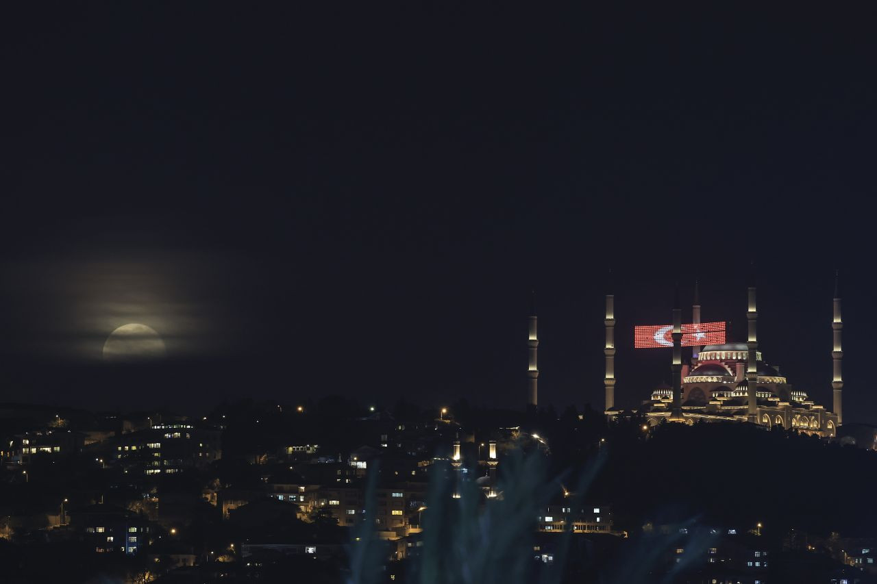 Yılın ilk Süper Ay'ı böyle görüntülendi - Sayfa 10