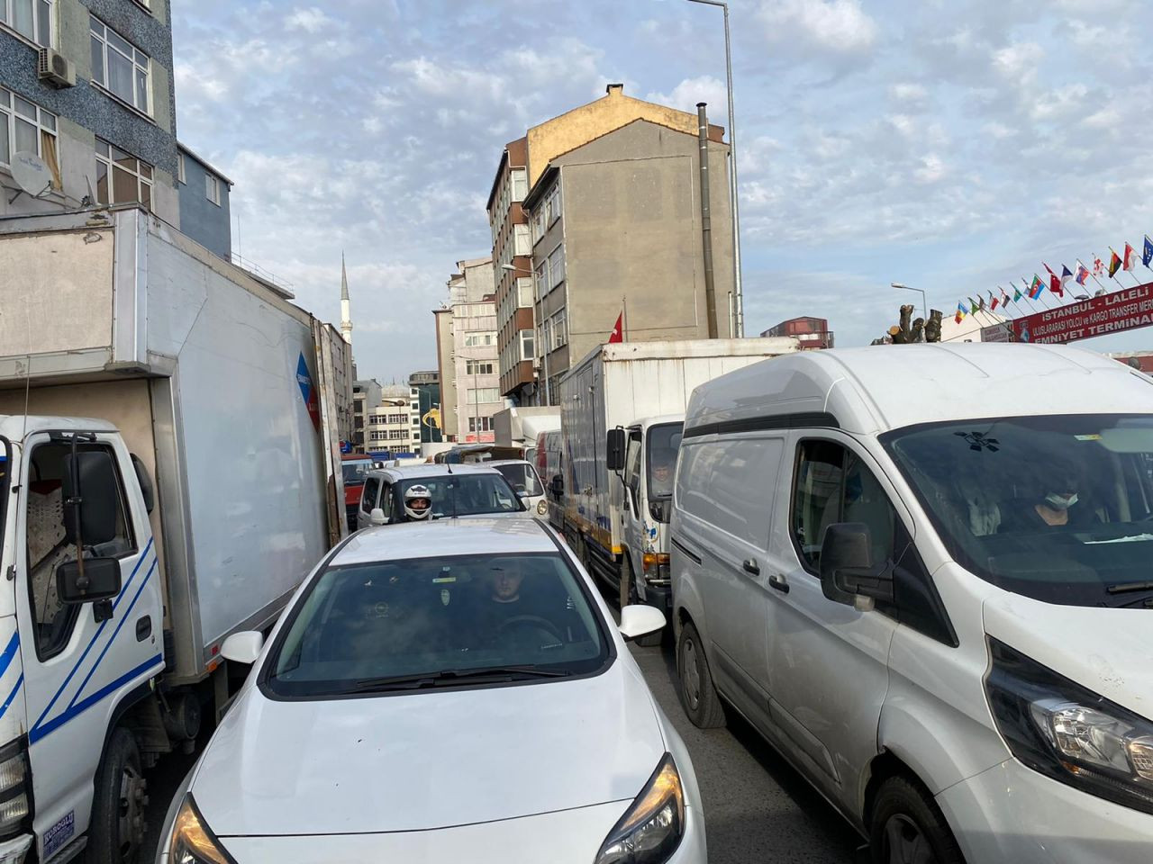 İstanbul trafiği tamamen kilitlendi - Sayfa 9