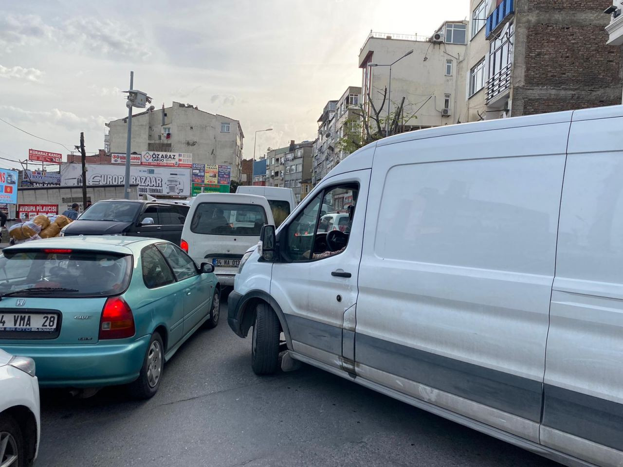 İstanbul trafiği tamamen kilitlendi - Sayfa 11