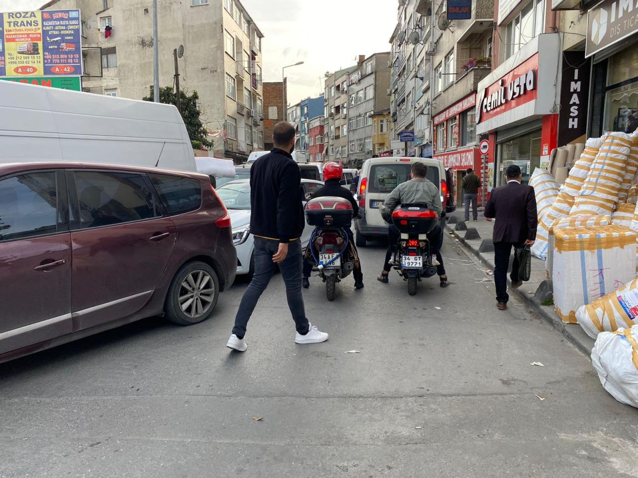 İstanbul trafiği tamamen kilitlendi - Sayfa 14