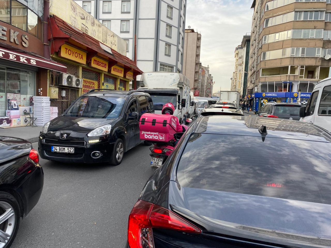 İstanbul trafiği tamamen kilitlendi - Sayfa 6