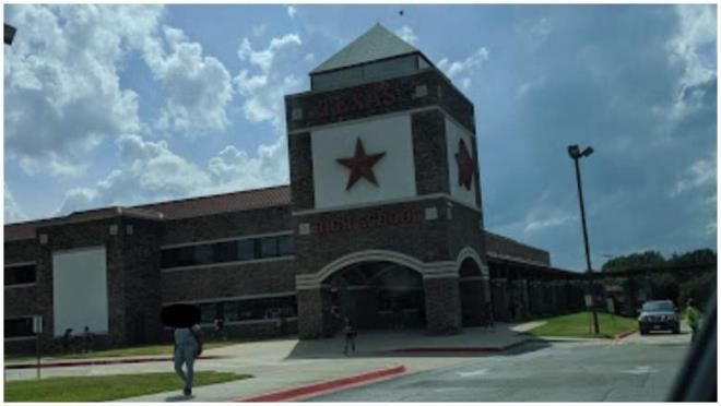 24 yaşındaki öğretmen bebeğini uyutup 3 öğrencisiyle ilişkiye girdi! - Sayfa 6