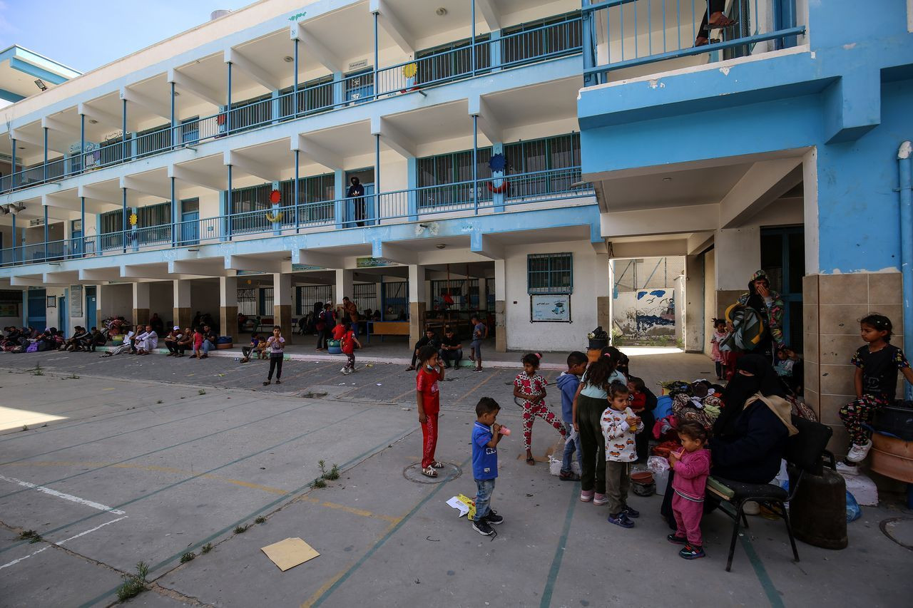 İsrail'in gazabından okullara sığındılar - Sayfa 6