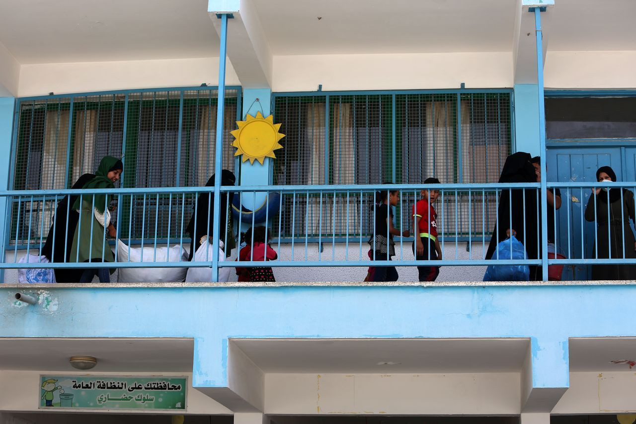 İsrail'in gazabından okullara sığındılar - Sayfa 10