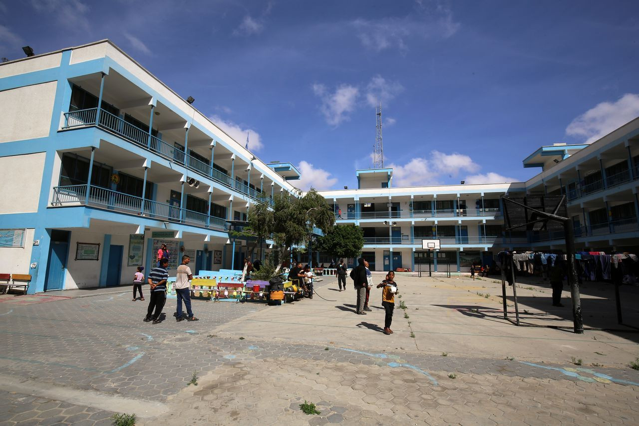 İsrail'in gazabından okullara sığındılar - Sayfa 13