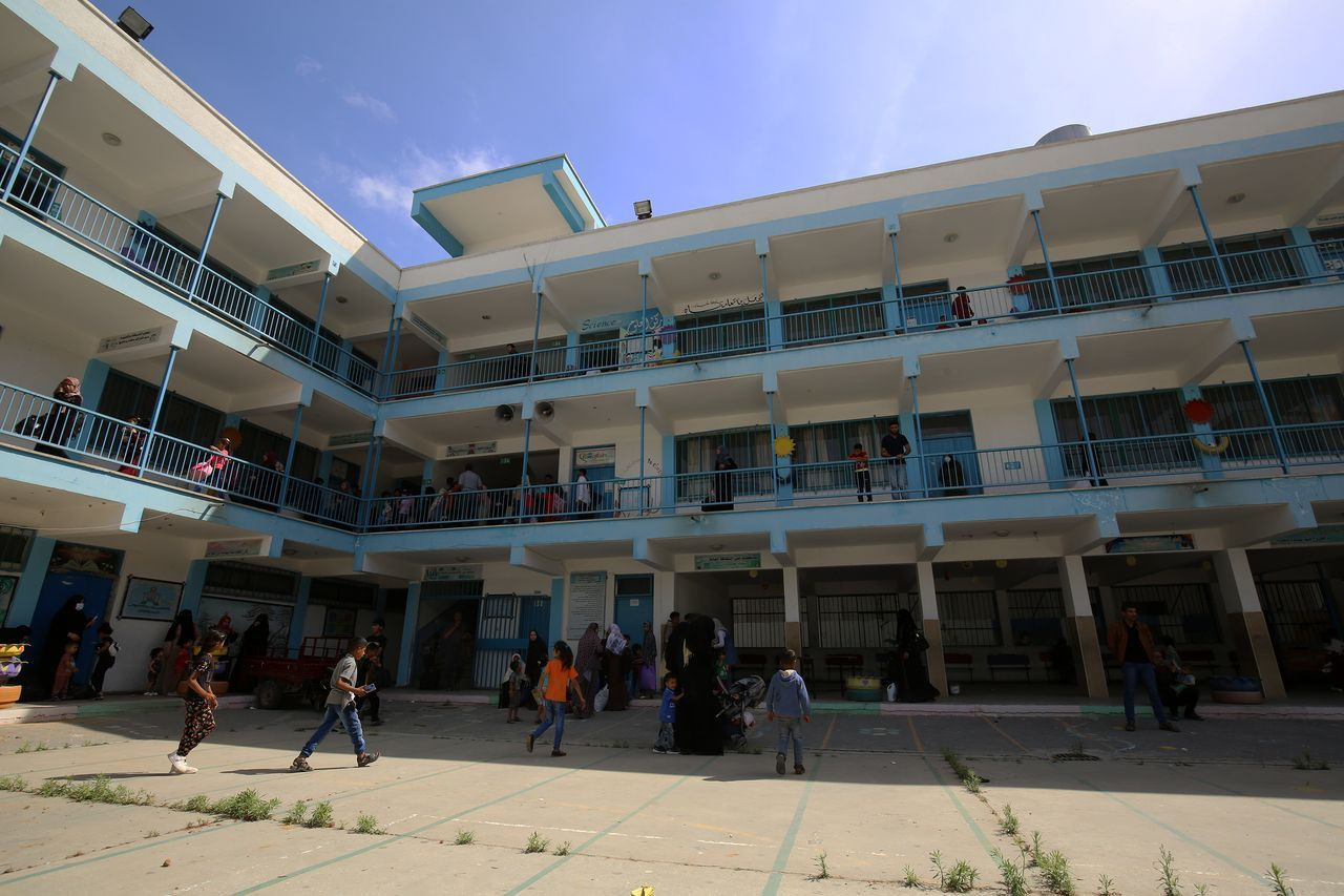 İsrail'in gazabından okullara sığındılar - Sayfa 16