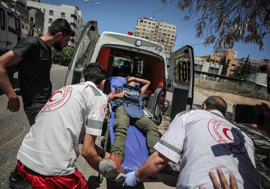 İsrail'in saldırılarında Anadolu Ajansı kameramanı yaralandı - Sayfa 11