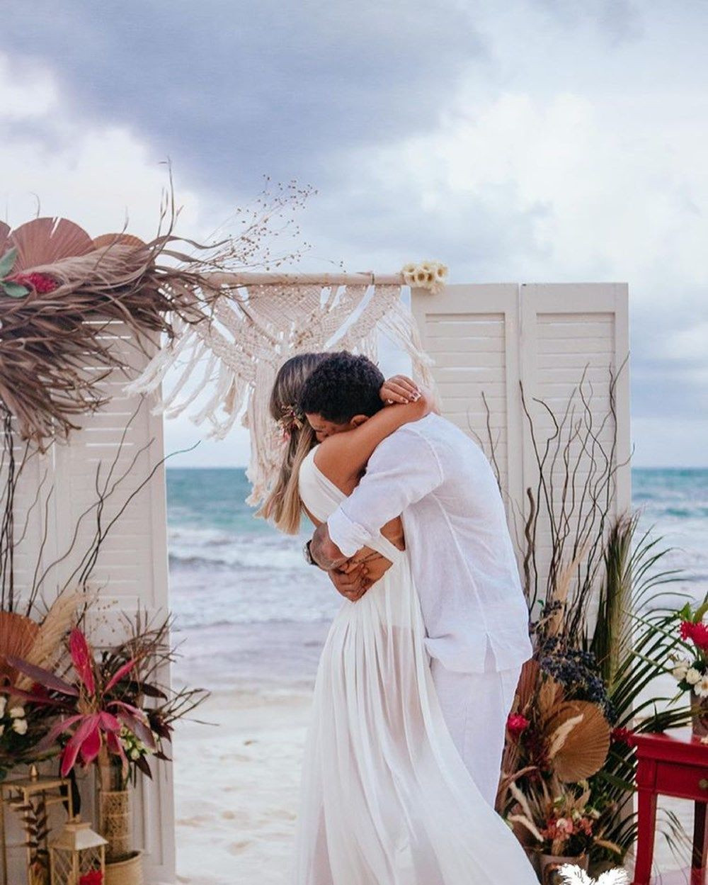 Ünlü şarkıcı MC Kevin eşini aldattığı sırada balkondan düşerek vefat etti - Sayfa 9