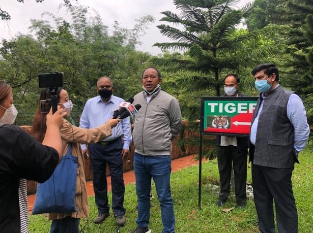 Kafes kapıları açık bırakılan kaplan, görevliyi parçalayarak öldürdü! - Sayfa 5