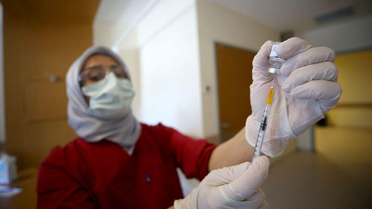 "270 milyon doz aşı Türkiye'yi koronavirüs tünelinden çıkarır" - Sayfa 6