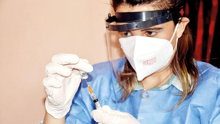 "270 milyon doz aşı Türkiye'yi koronavirüs tünelinden çıkarır" - Sayfa 10