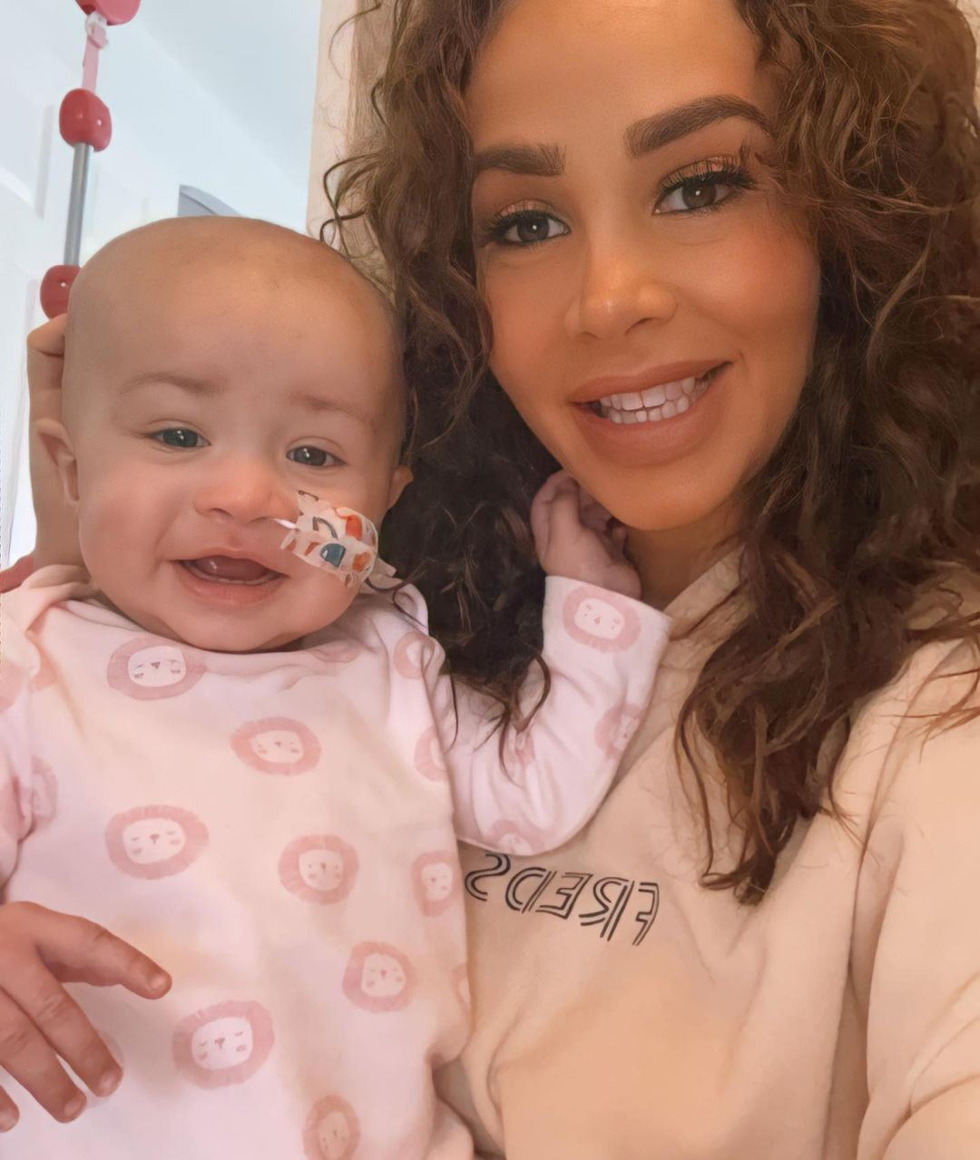 Ashley Cain - Safiyya Vorajee çifti minik kızlarını toprağa verdi - Sayfa 13