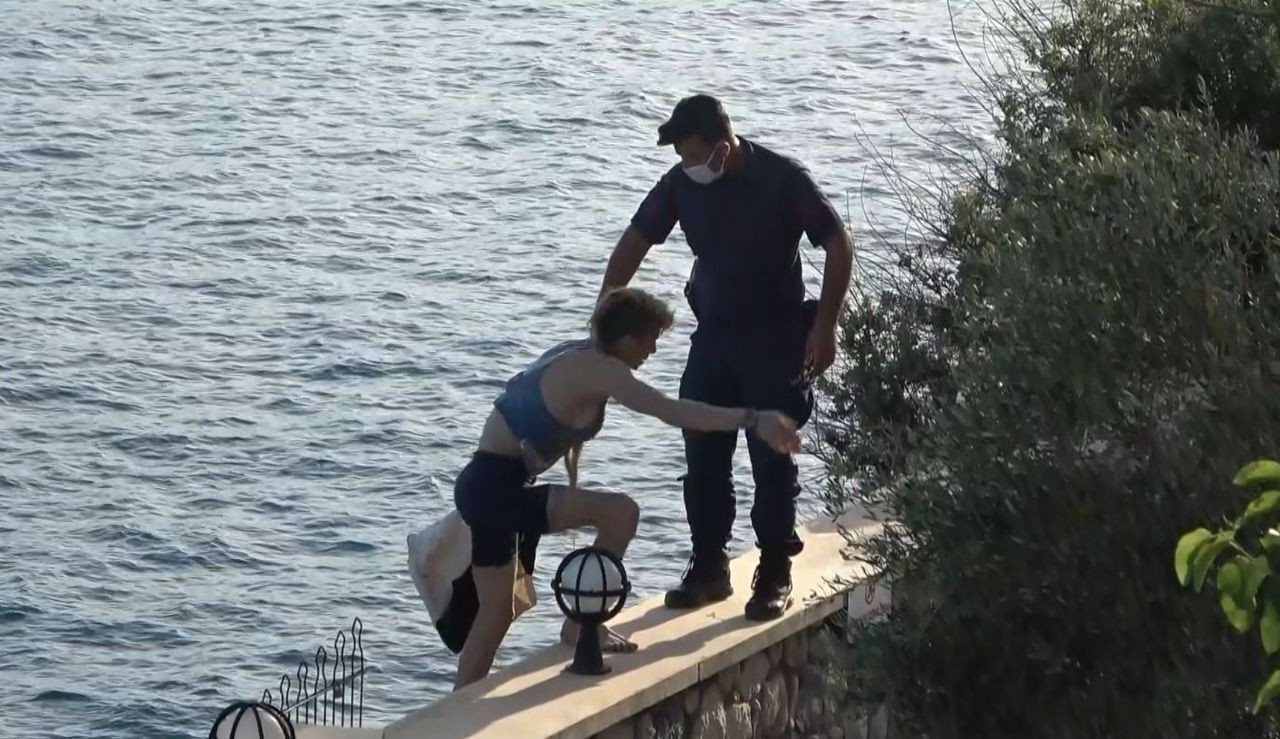 Köpeğini kurtarmak isterken falezlerde mahsur kaldı - Sayfa 8