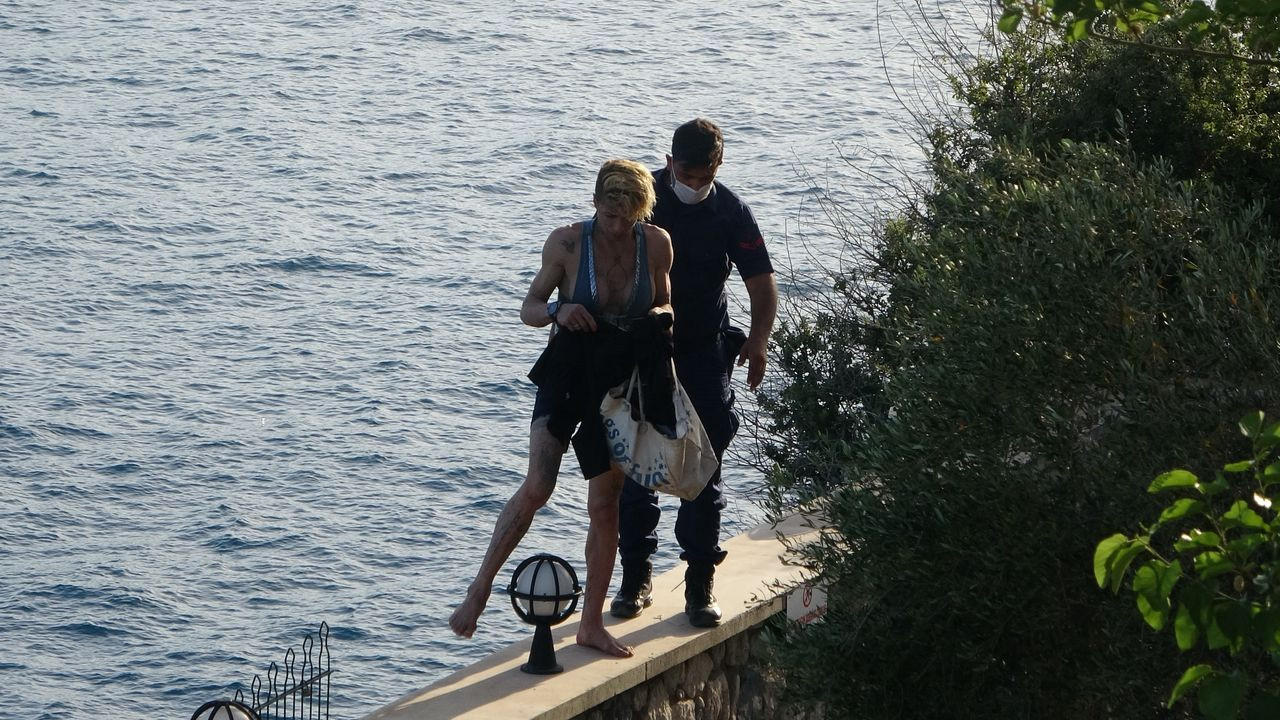 Köpeğini kurtarmak isterken falezlerde mahsur kaldı - Sayfa 9