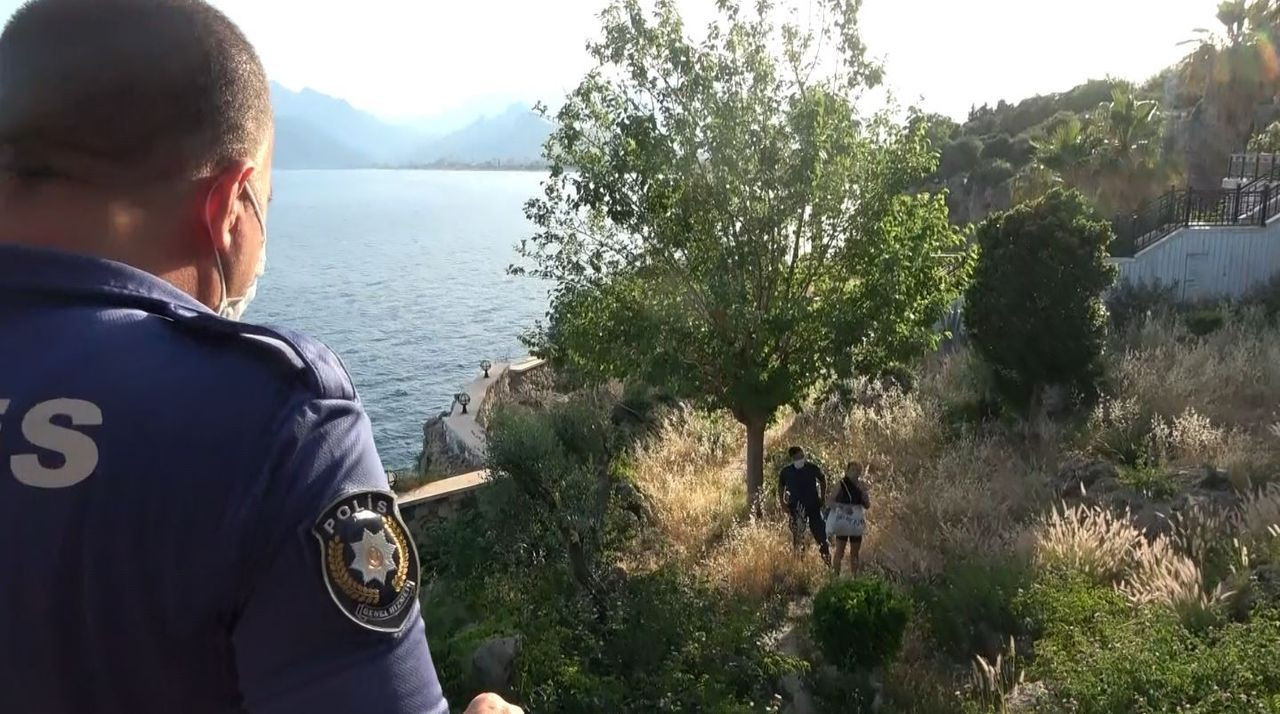 Köpeğini kurtarmak isterken falezlerde mahsur kaldı - Sayfa 14