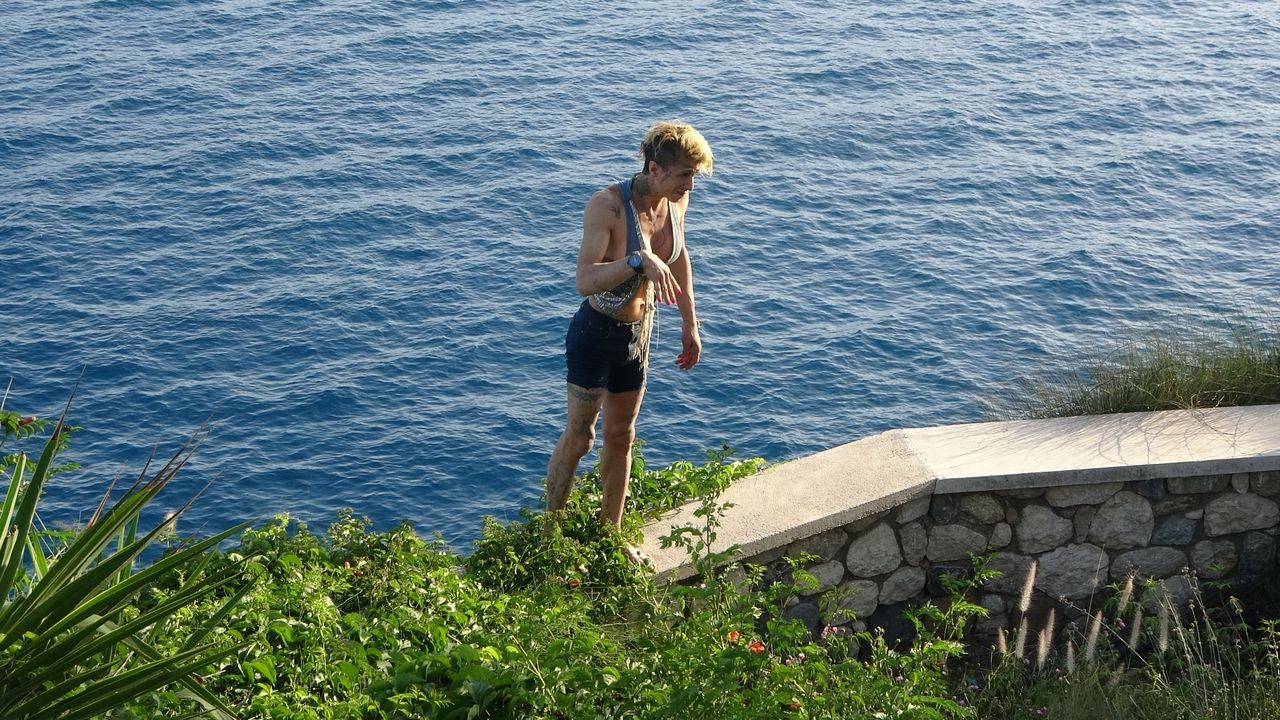 Köpeğini kurtarmak isterken falezlerde mahsur kaldı - Sayfa 15