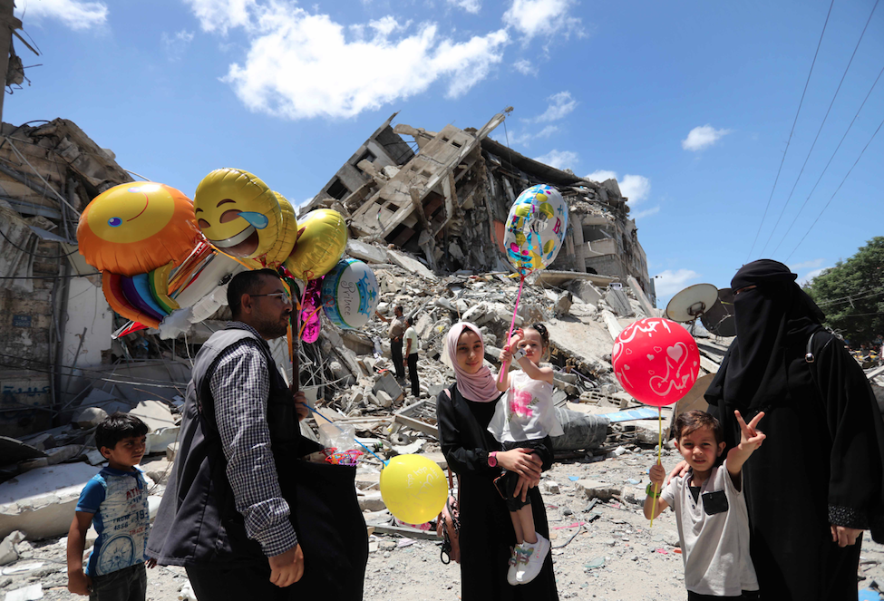 İsrail'in saldırılarında evleri yıkılan Filistinliler okullarda kalıyor - Sayfa 9