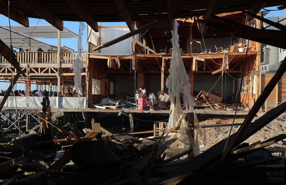 İsrail'in saldırılarında evleri yıkılan Filistinliler okullarda kalıyor - Sayfa 45