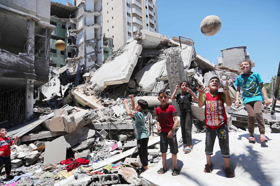 İsrail'in saldırılarında evleri yıkılan Filistinliler okullarda kalıyor - Sayfa 36