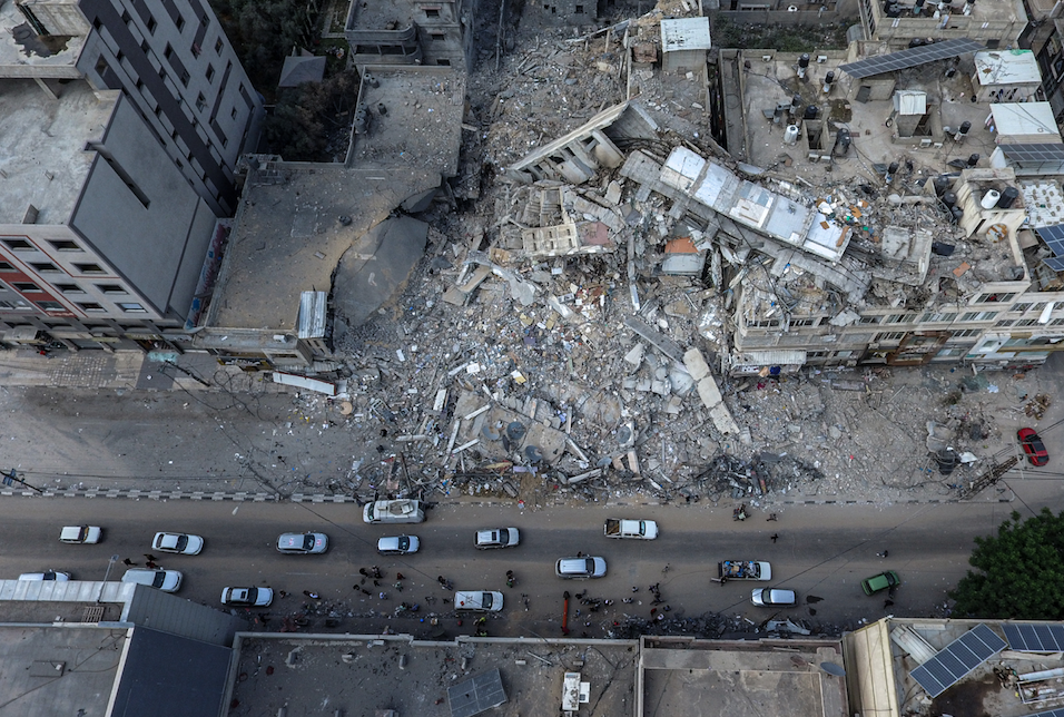 İsrail'in saldırılarında evleri yıkılan Filistinliler okullarda kalıyor - Sayfa 25