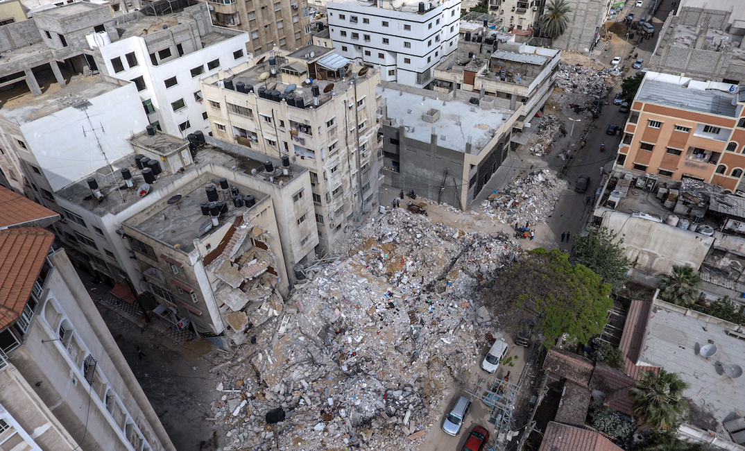 İsrail'in saldırılarında evleri yıkılan Filistinliler okullarda kalıyor - Sayfa 22