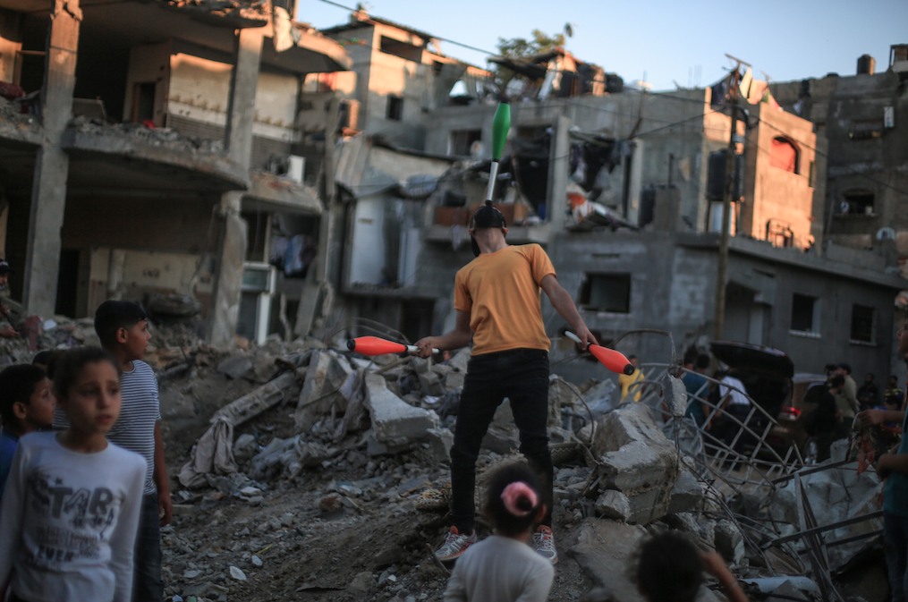 İsrail'in saldırılarında evleri yıkılan Filistinliler okullarda kalıyor - Sayfa 30