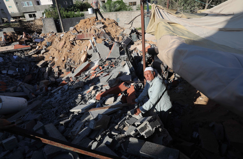 İsrail'in saldırılarında evleri yıkılan Filistinliler okullarda kalıyor - Sayfa 17