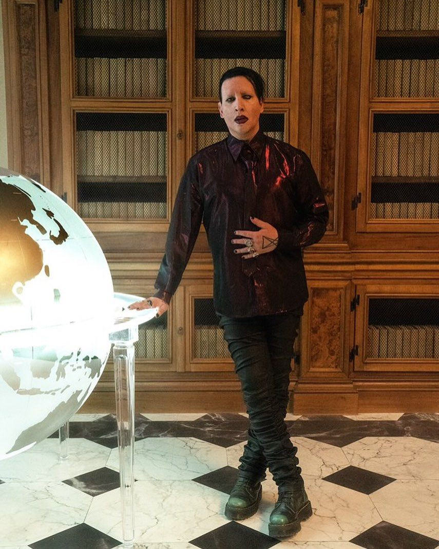 Dünyaca ünlü şarkıcı hakkında tutuklama kararı çıkarıldı: Cinsel saldırıyla suçlanıyor - Sayfa 19