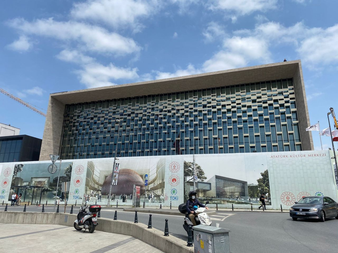 Terör örgütlerinin Gezi olaylarında mesken tuttuğu AKM binasının son hali büyülüyor! - Sayfa 7