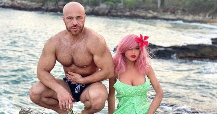 İki şişme bebekle evlenen sporcudan inanılmaz itiraf! Gerçek bir kadınla... - Sayfa 6