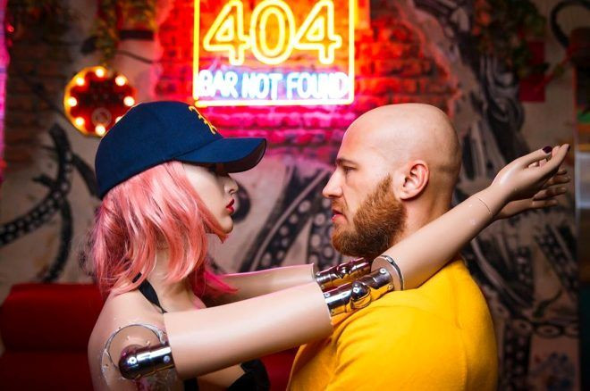 İki şişme bebekle evlenen sporcudan inanılmaz itiraf! Gerçek bir kadınla... - Sayfa 7