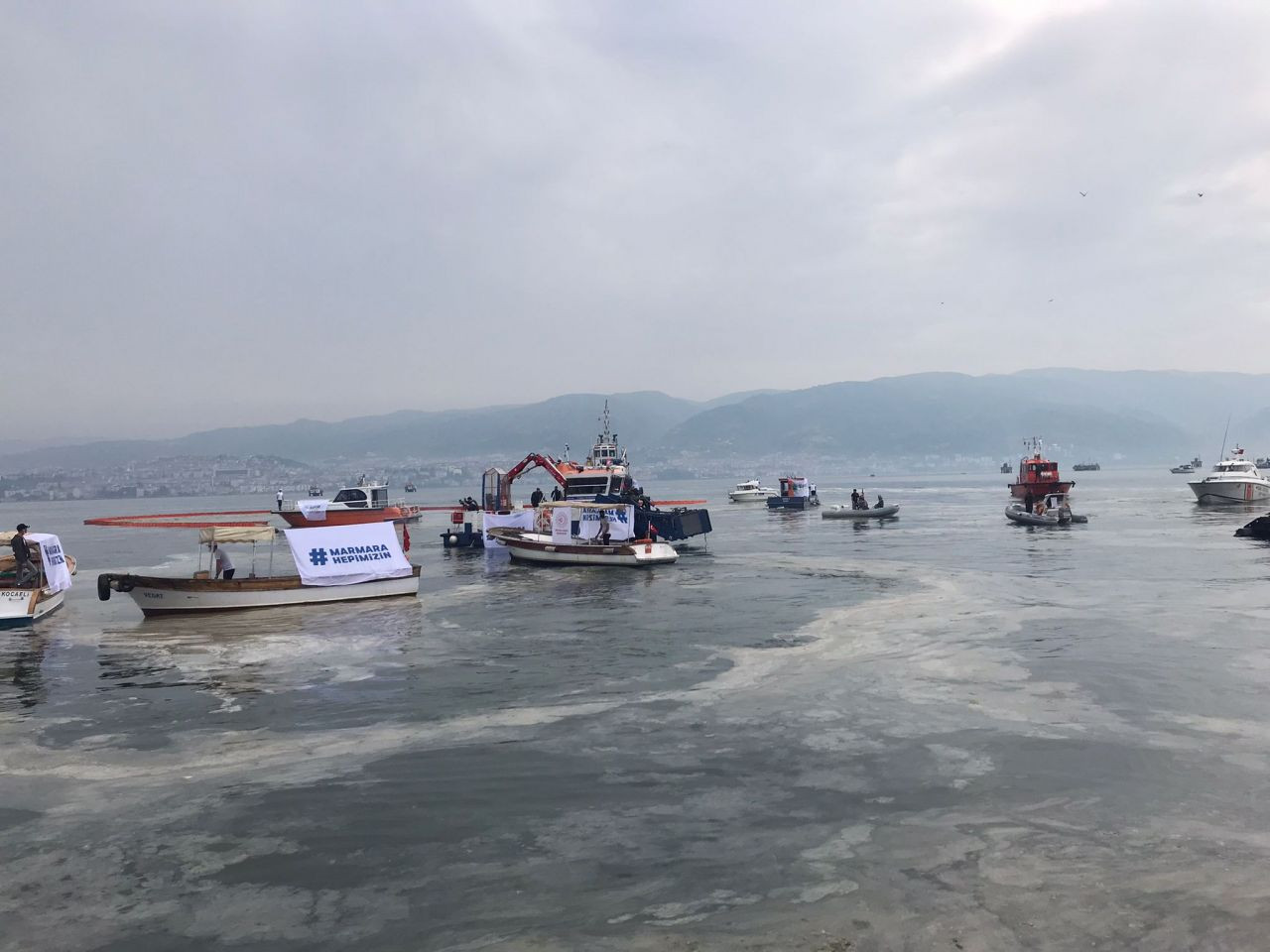 Türkiye'nin en büyük deniz seferberliği başladı! Denizlerdeki müsilaj temizleniyor - Sayfa 44