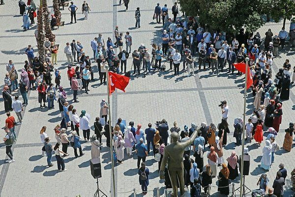 Başörtülü akademisyene çirkin saldırının detayları ortaya çıktı: Saçlarımı açıp, yüzüme vurdu! - Sayfa 13
