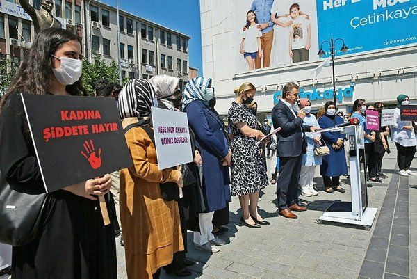 Başörtülü akademisyene çirkin saldırının detayları ortaya çıktı: Saçlarımı açıp, yüzüme vurdu! - Sayfa 10