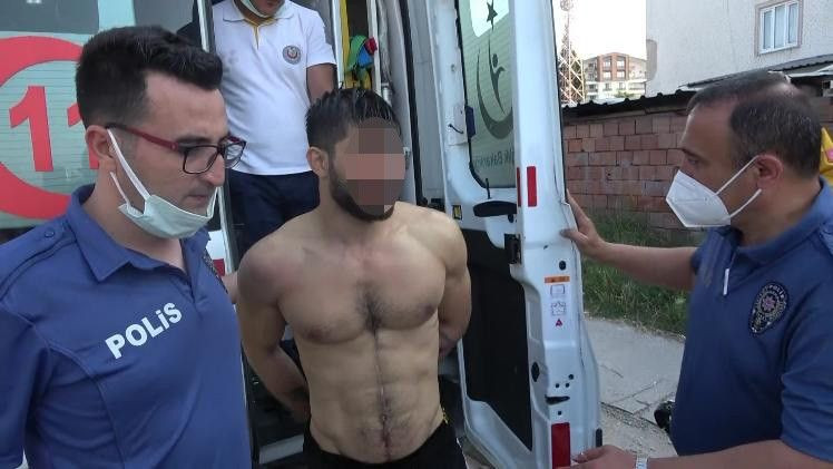 Madde bağımlısı adam dehşet saçtı: Evini ateşe verip, mahalleliyi satırla tehdit etti! - Sayfa 12