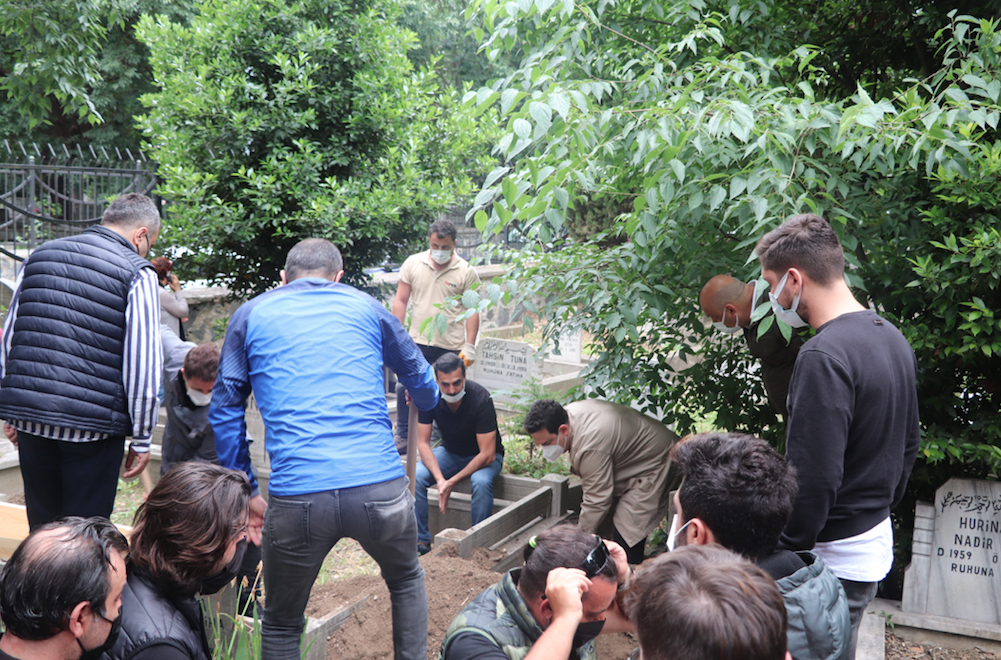 Ünlü virtüöz ve bestekar Selçuk Tekay'a acı veda! Son yolculuğuna uğurlandı - Sayfa 16