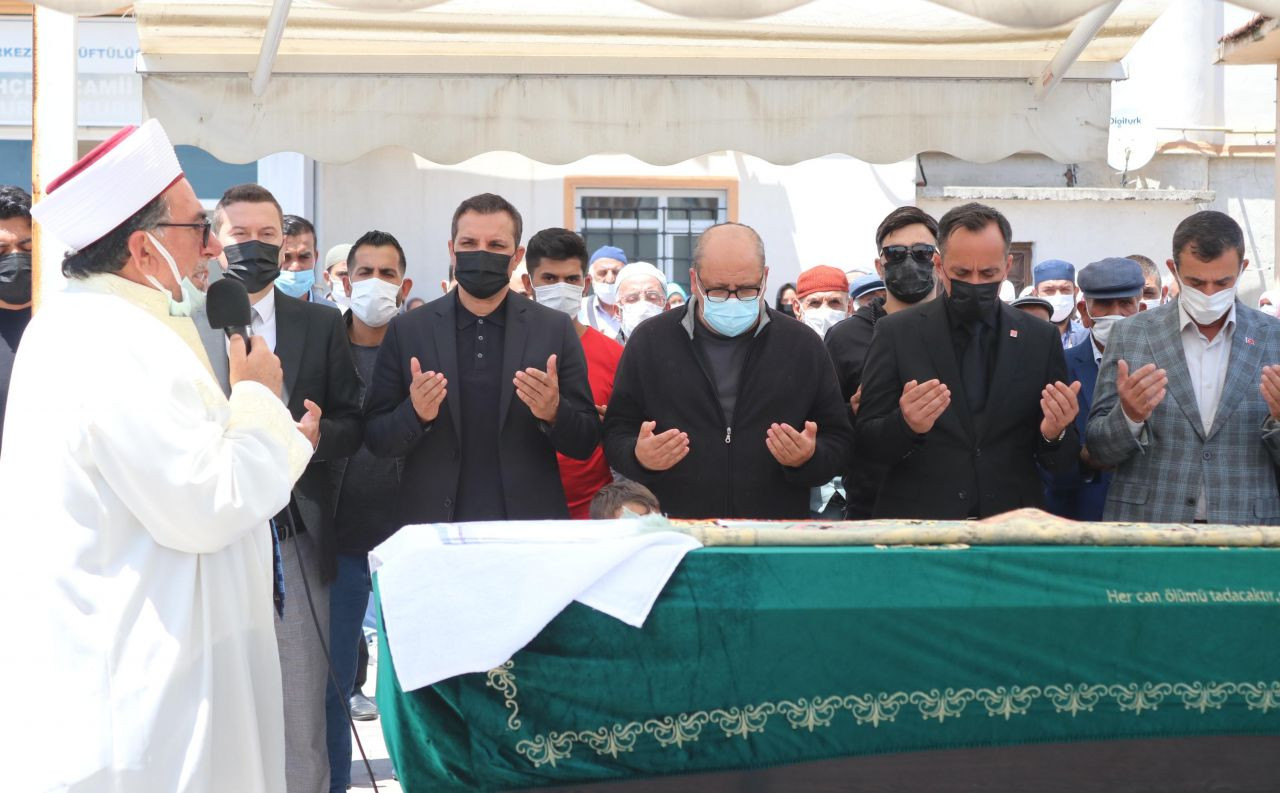 En acı veda! Rafet El Roman'ın babası İsmail Yaşdut son solcuğuna uğurlandı - Sayfa 7