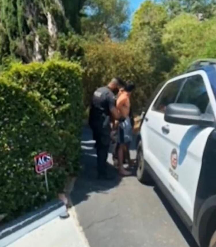 Böyle rezillik görülmedi: Çırılçıplak dolaşıp yaptıkları şoke etti! - Sayfa 15