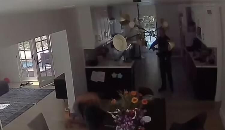 Böyle rezillik görülmedi: Çırılçıplak dolaşıp yaptıkları şoke etti! - Sayfa 9