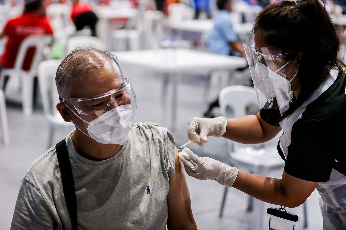 Dünyada görülmemiş uygulama: Filipinler'de aşı olmayı reddedenler hapse atılacak! - Sayfa 1