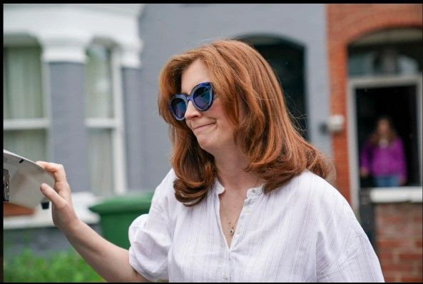 İngiltere'yi ayağa kaldıran skandal! Sağlık Bakanı 15 yıllık eşini, evli danışmanıyla aldattı! - Sayfa 7