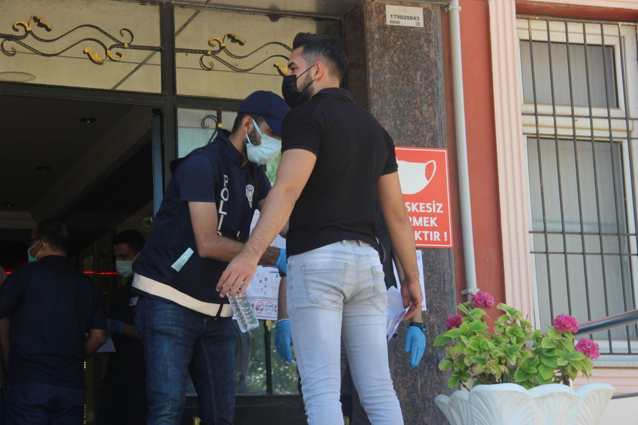 YKS öncesi yurttan manzaralar... Sınava yetişebilmek için zamanla yarıştılar - Sayfa 19