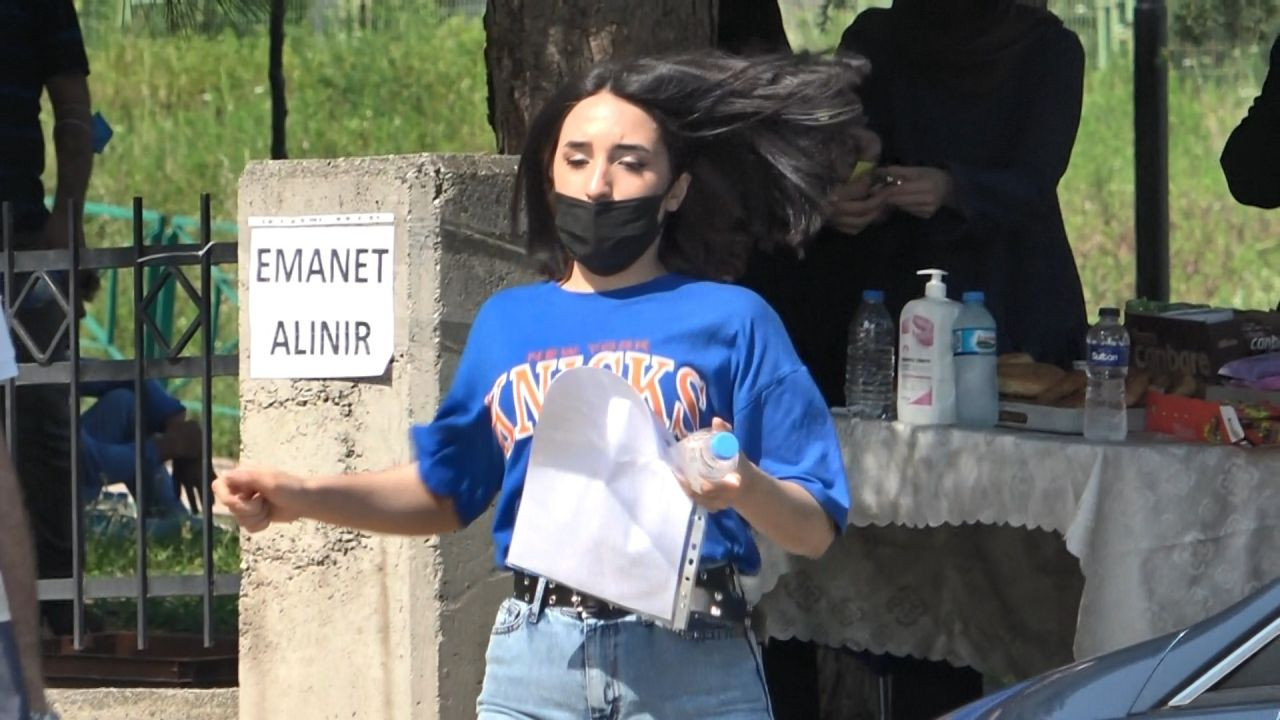 YKS öncesi yurttan manzaralar... Sınava yetişebilmek için zamanla yarıştılar - Sayfa 17