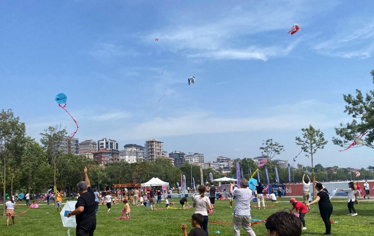 Caddebostan 'hayata döndü' : Gökyüzü rengarenk oldu! - Sayfa 6