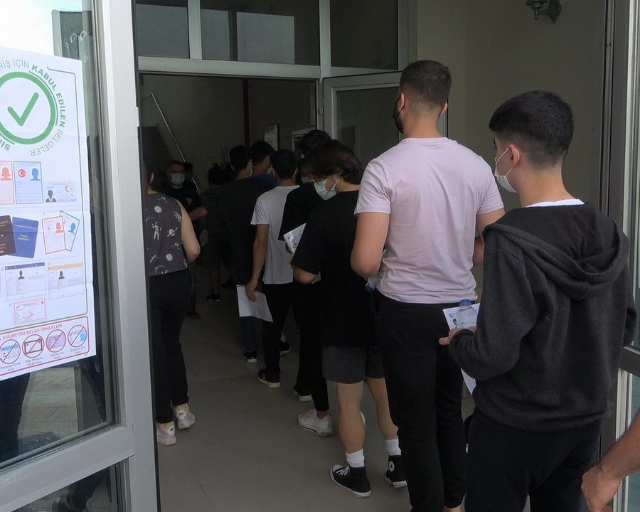 YKS öncesi yurttan manzaralar... Sınava yetişebilmek için zamanla yarıştılar - Sayfa 21