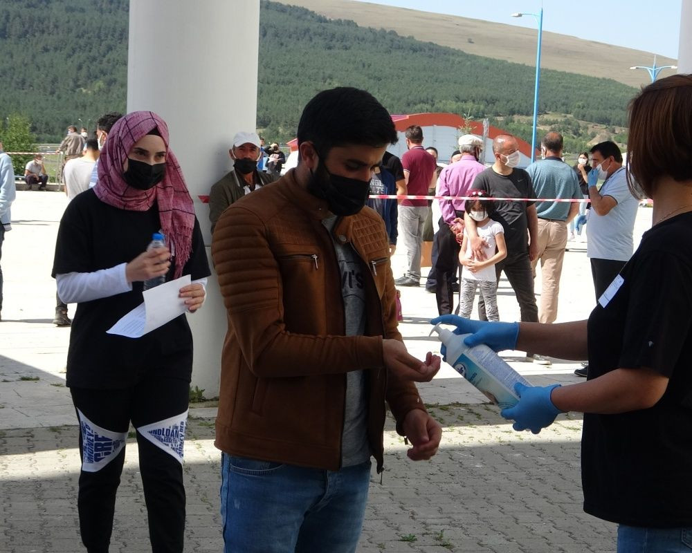 YKS öncesi yurttan manzaralar... Sınava yetişebilmek için zamanla yarıştılar - Sayfa 36